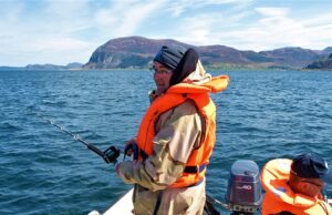 What is the difference between a swim vest and a life jacket? What is the difference between a swim vest and a life jacket?